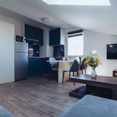 Seasons Apartmani Osijek Bagian luar foto