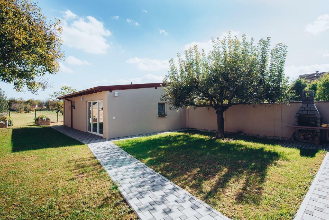 Seasons Apartmani Osijek Bagian luar foto